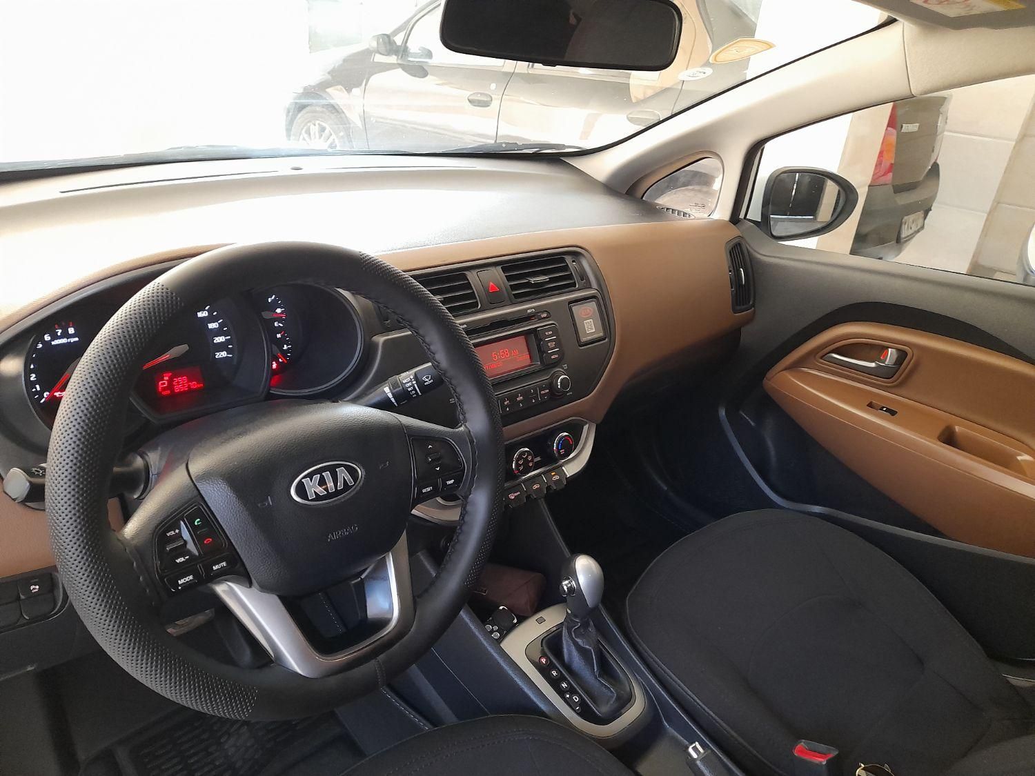 کیا ریو صندوقدار فول UB - 2015