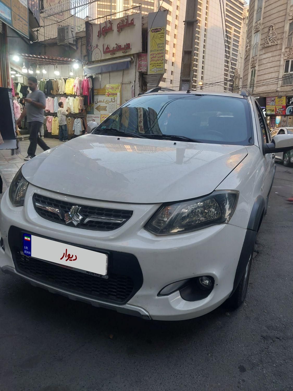 خودرو کوییک، معمولی آگهی ann_18710493