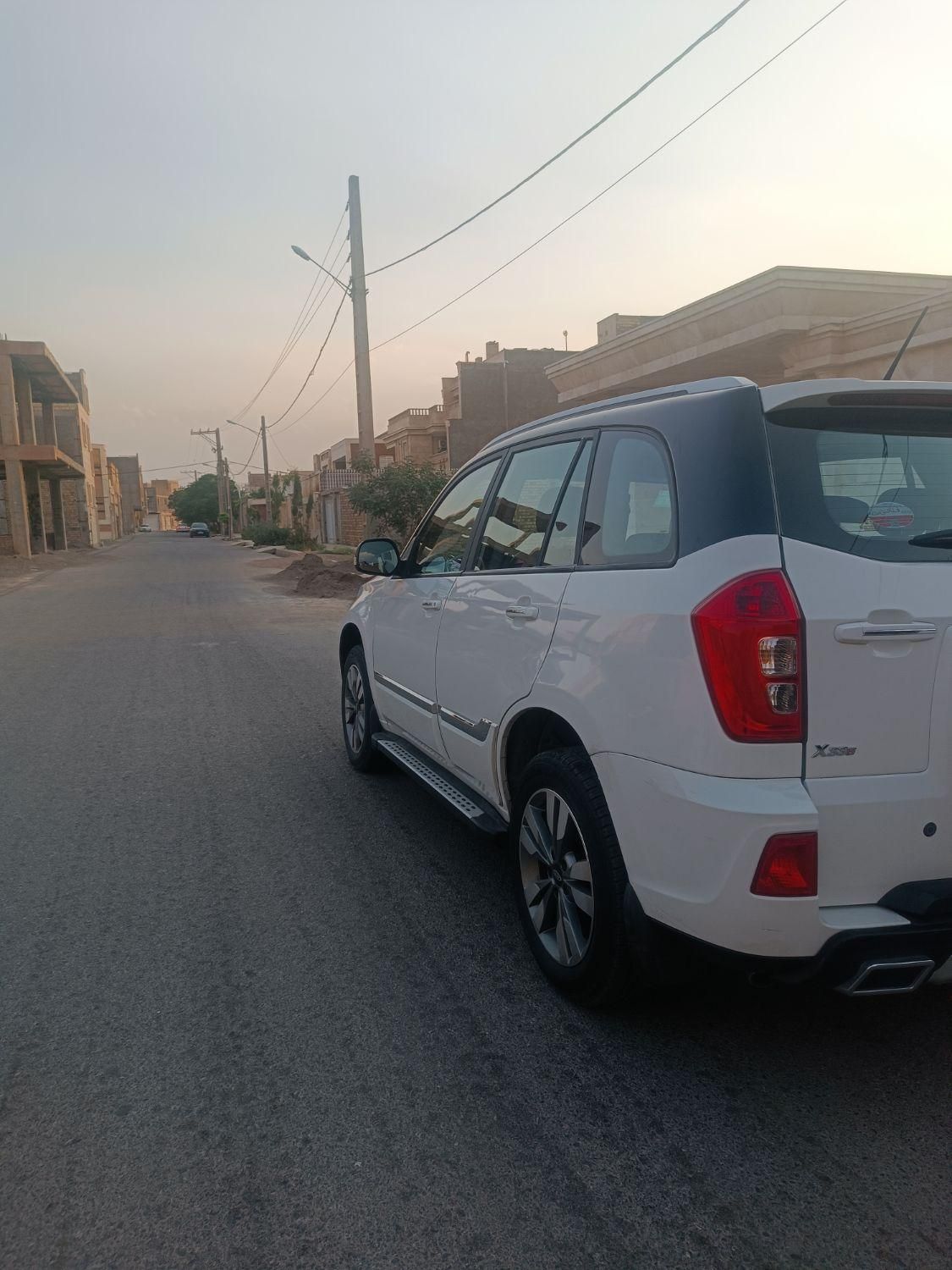 خودرو ام وی ام، X33 آگهی ann_18710905