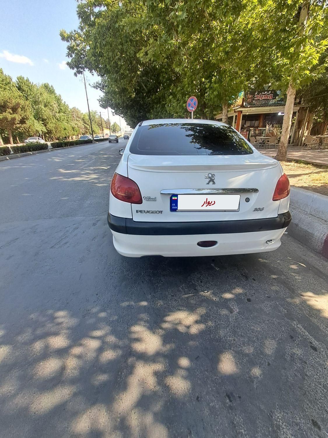 پژو ۲۰۶ صندوق دار v8 - 1398