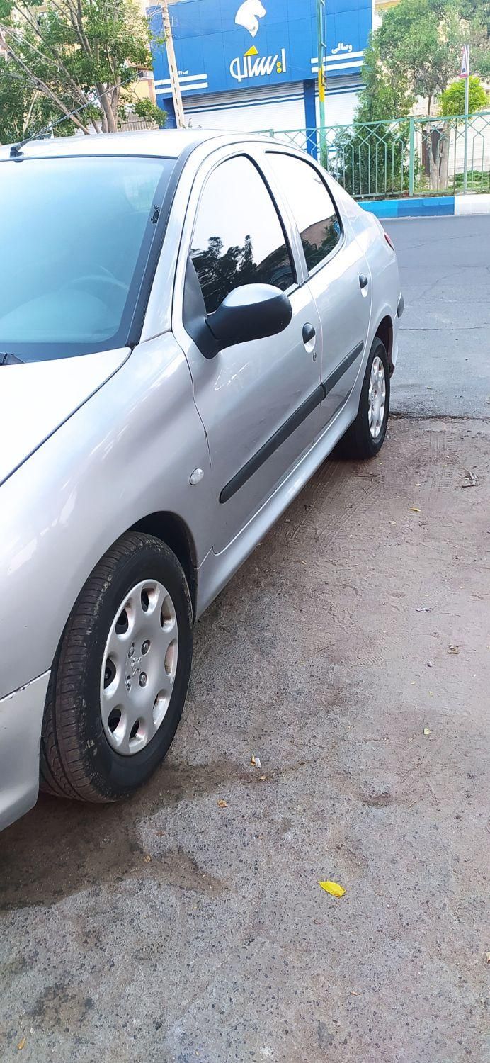 پژو ۲۰۶ صندوق دار v8 - 1390