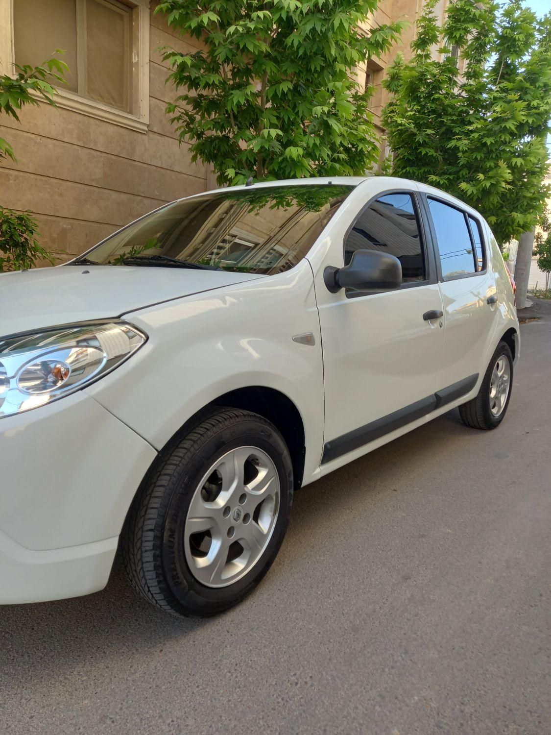 رنو ساندرو دنده ای - 1395
