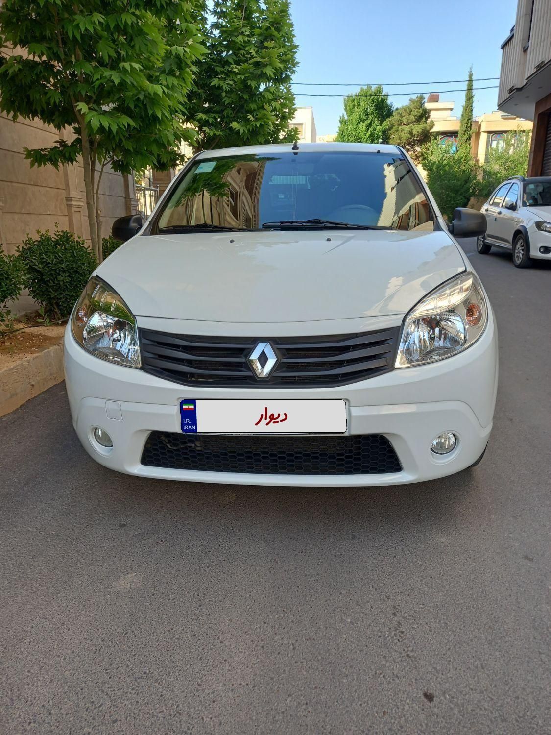 خودرو رنو، ساندرو آگهی ann_18715132
