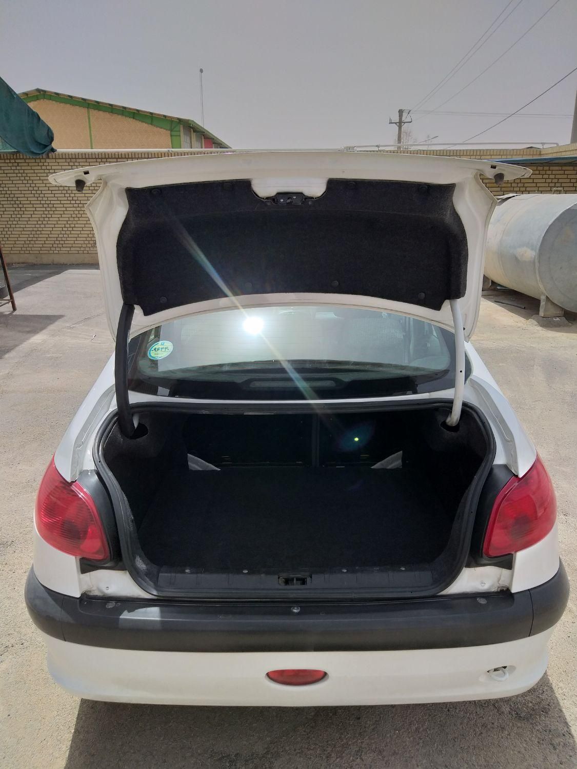 پژو ۲۰۶ صندوق دار v8 - 1399