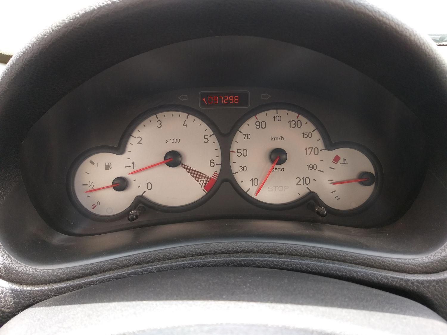 پژو ۲۰۶ صندوق دار v8 - 1399