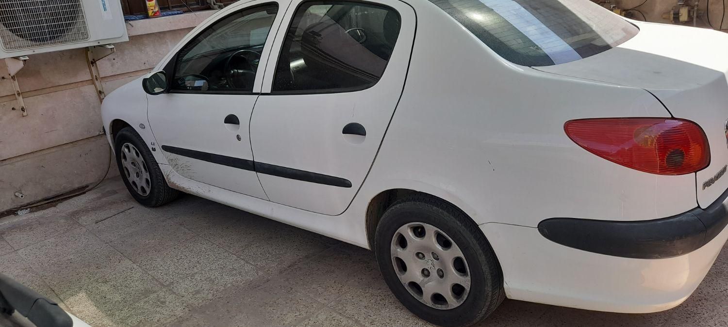 پژو ۲۰۶ صندوق دار v8 - 1395