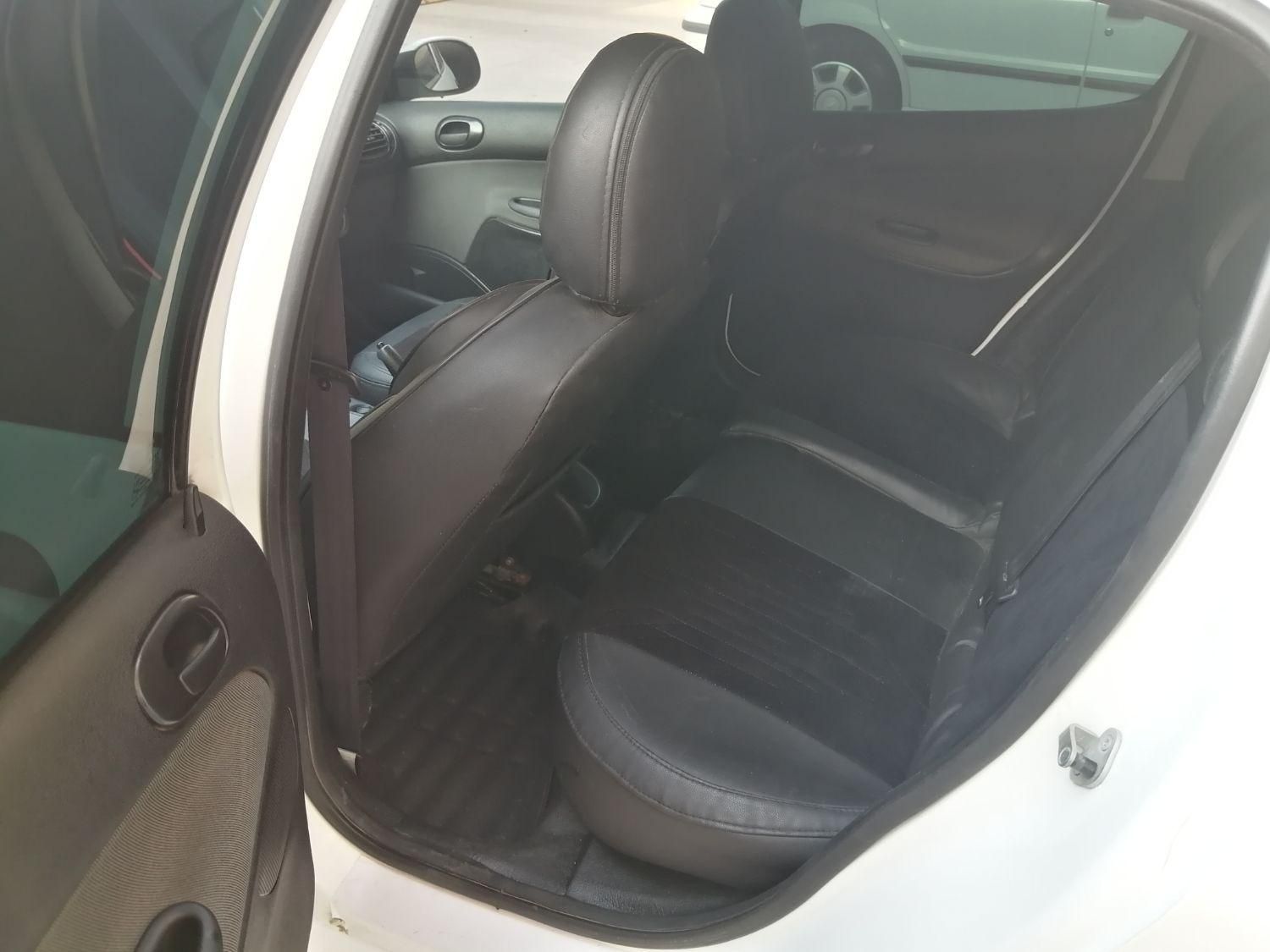 پژو ۲۰۶ صندوق دار v8 - 1400