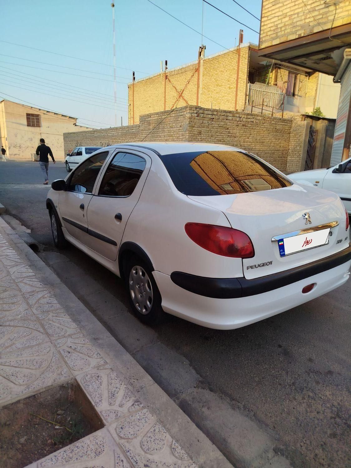 پژو ۲۰۶ صندوق دار v20 - 1388