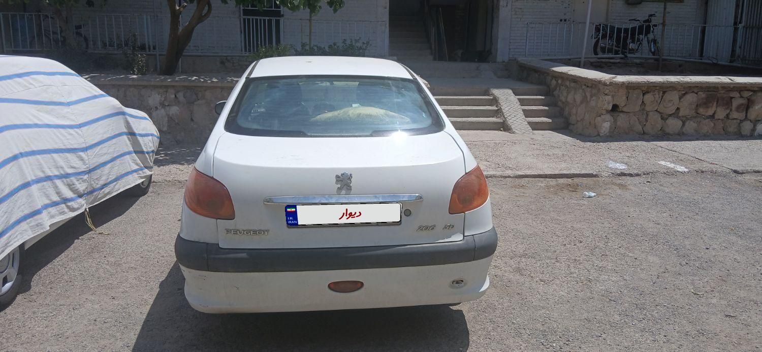 پژو ۲۰۶ صندوق دار v8 - 1393