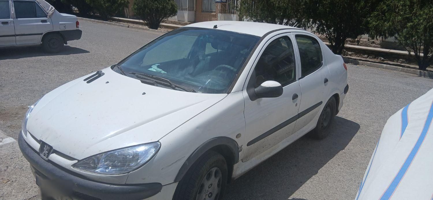 پژو ۲۰۶ صندوق دار v8 - 1393