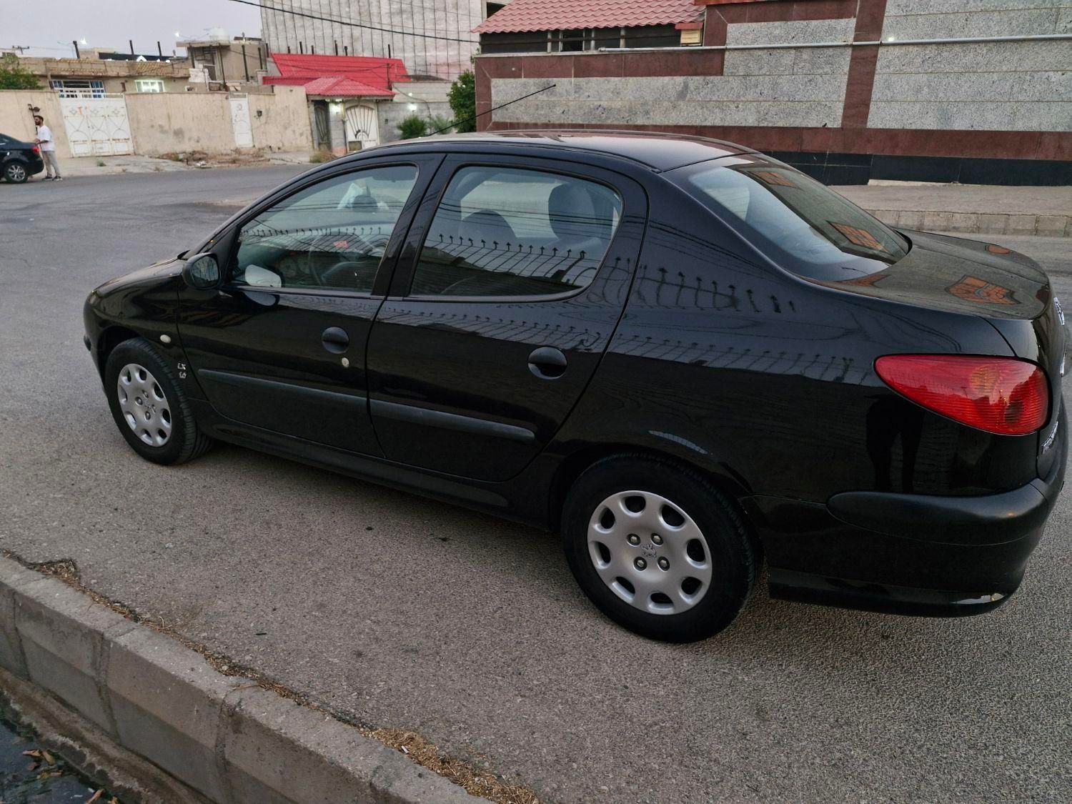 پژو ۲۰۶ صندوق دار v8 - 1394