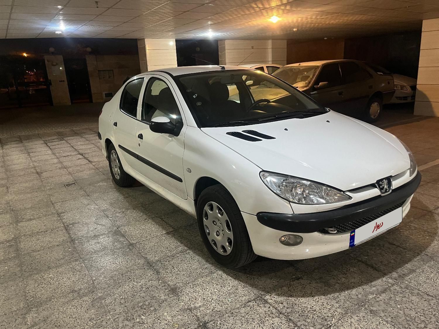 پژو ۲۰۶ صندوق دار v8 - 1397