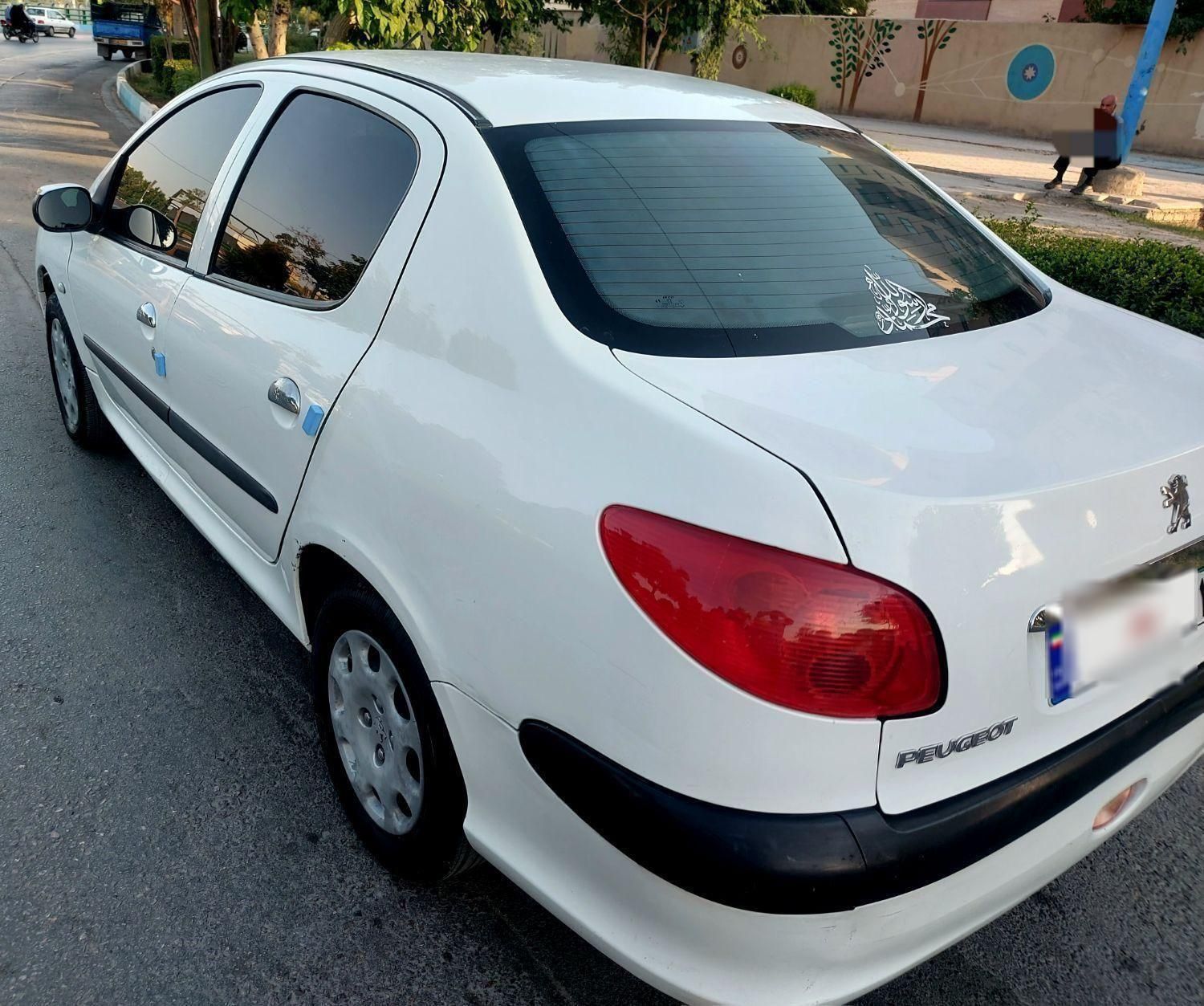 پژو ۲۰۶ صندوق دار v8 - 1390