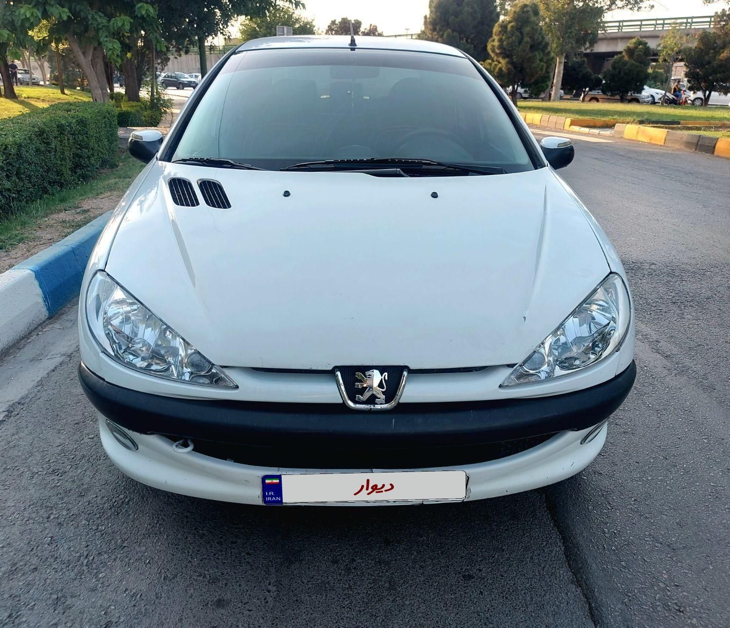 پژو ۲۰۶ صندوق دار v8 - 1390