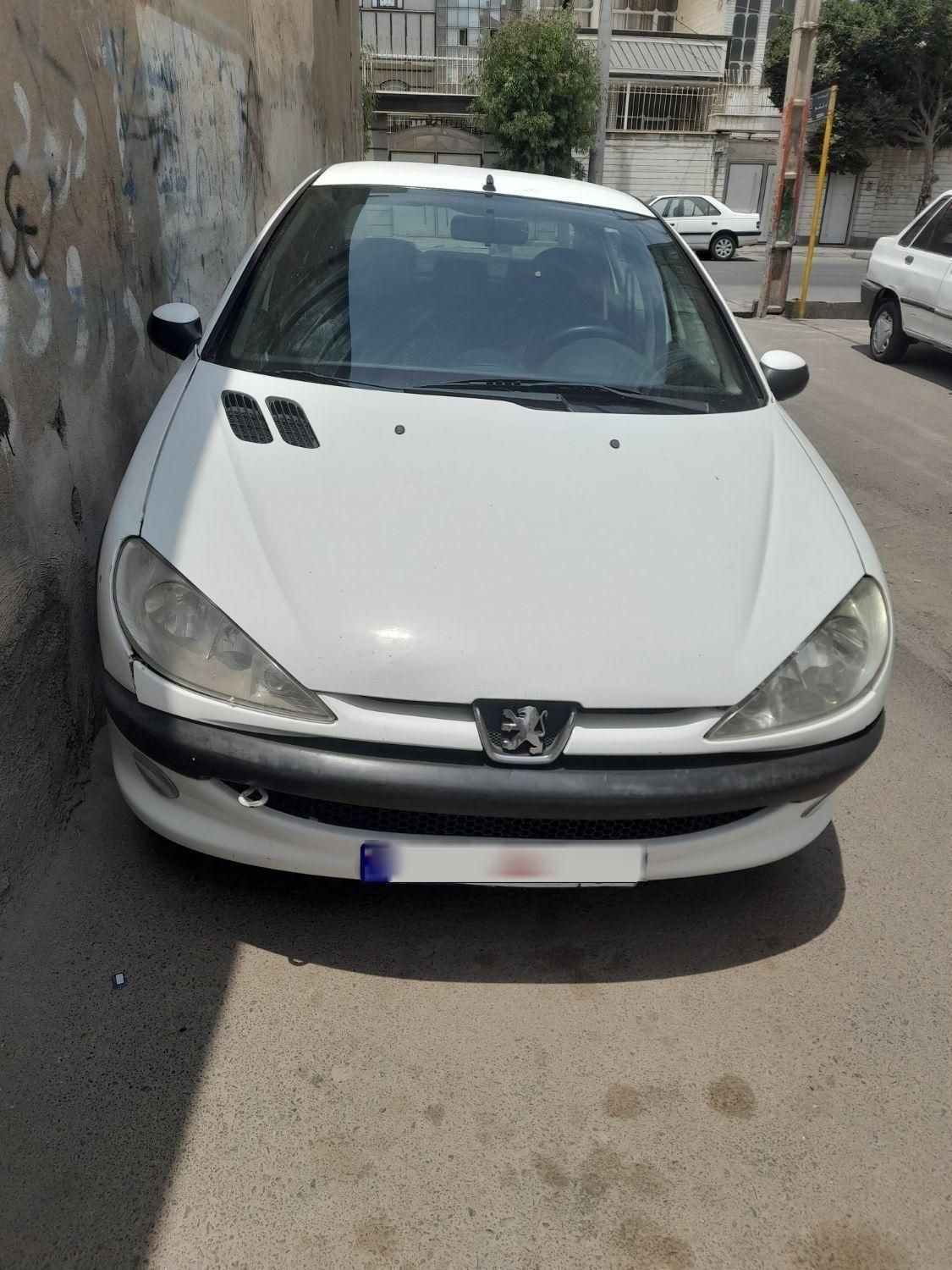پژو ۲۰۶ صندوق دار v8 - 1392