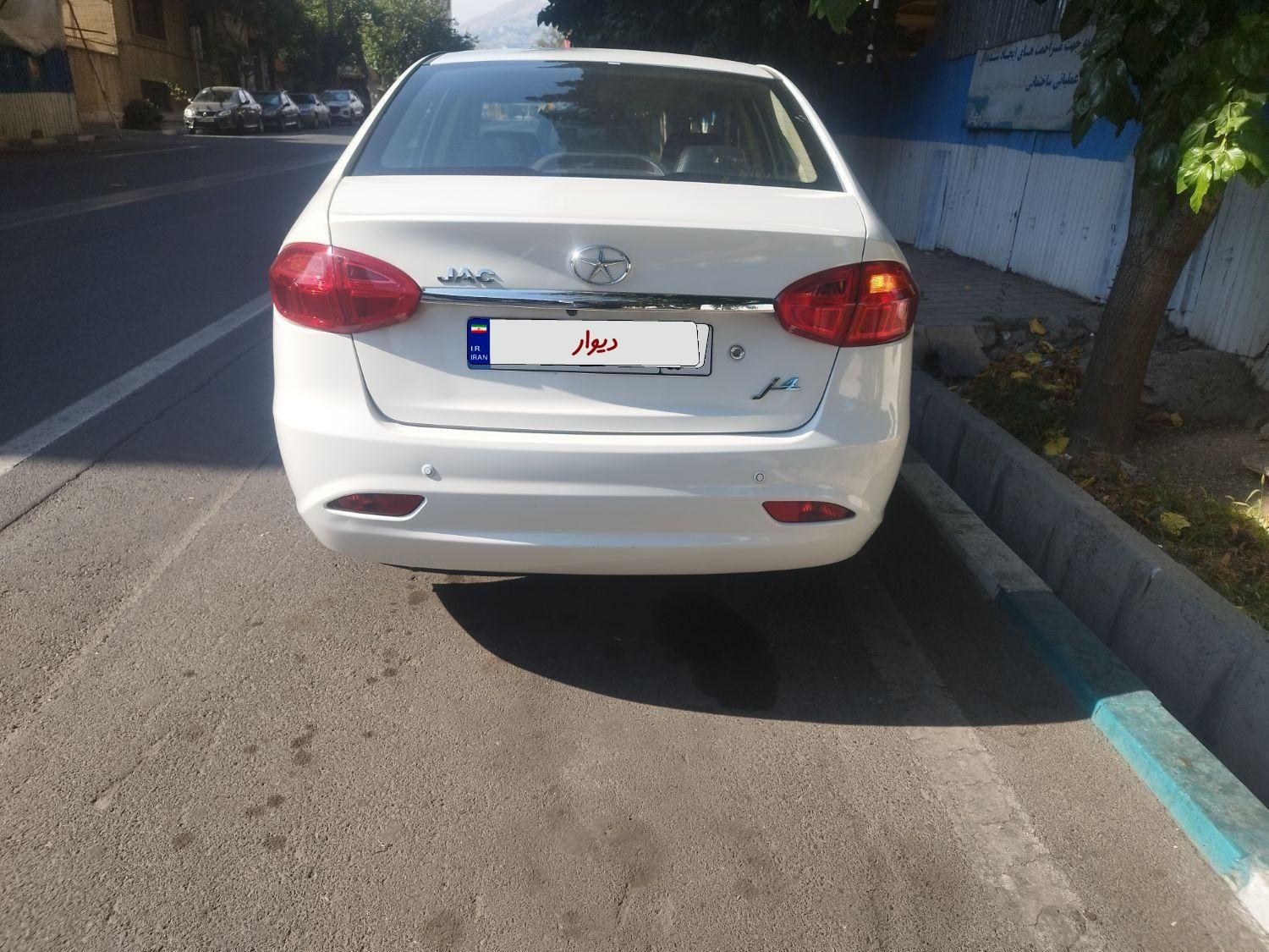جک J4 اتوماتیک ساده - 1402