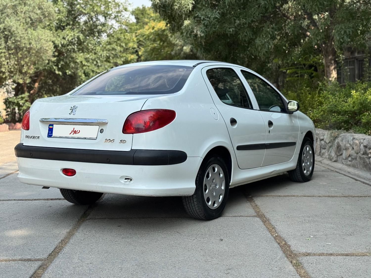 پژو ۲۰۶ صندوق دار v8 - 1398