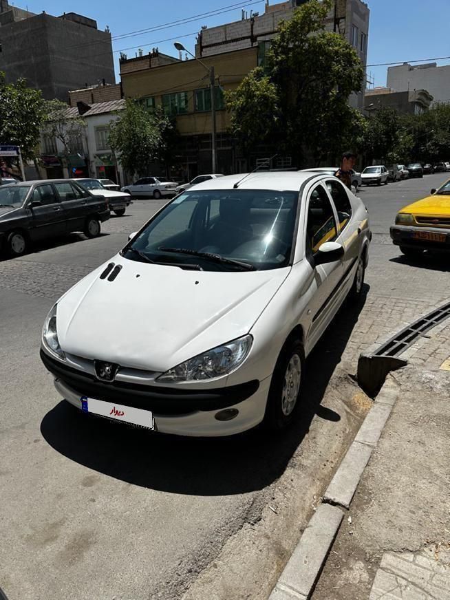 پژو ۲۰۶ صندوق دار v8 - 1394