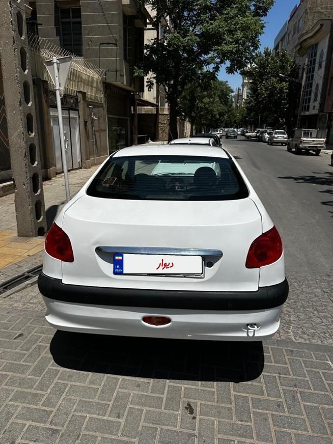 پژو ۲۰۶ صندوق دار v8 - 1394