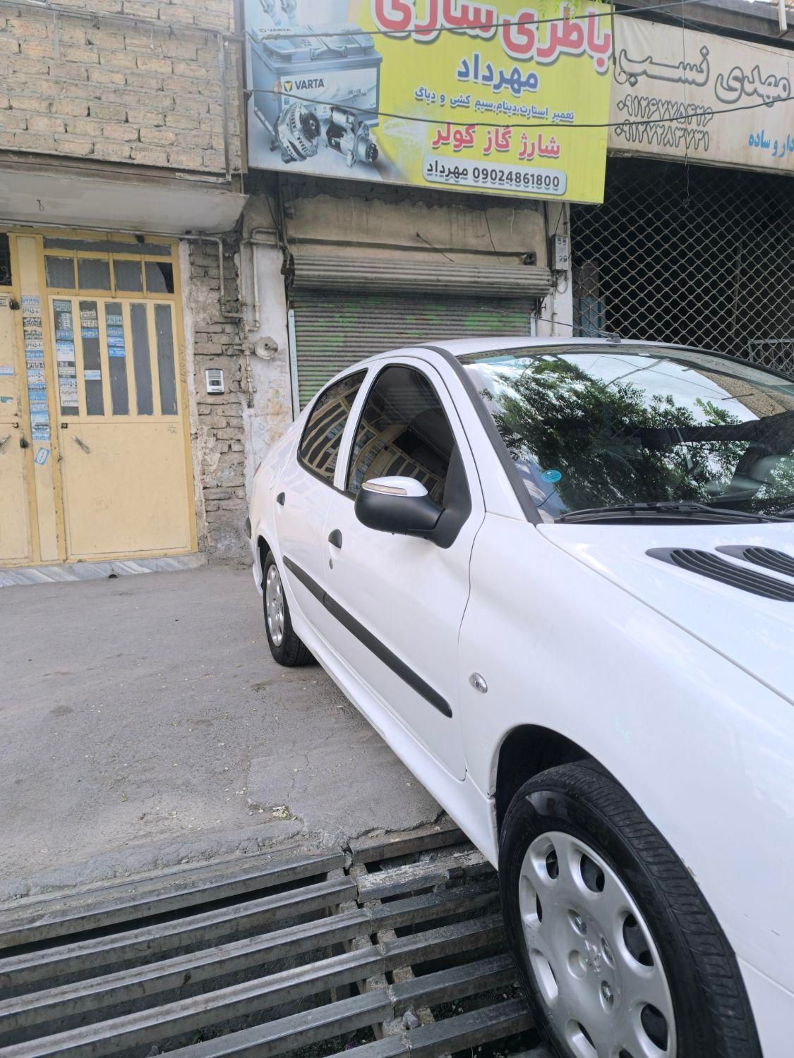پژو ۲۰۶ صندوق دار v8 - 1396