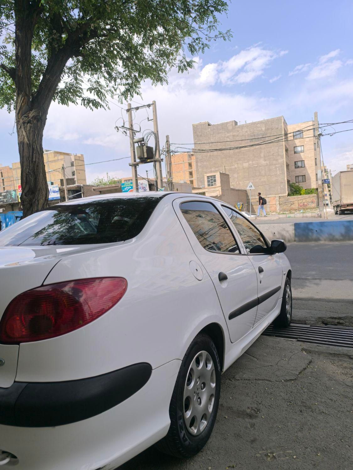 پژو ۲۰۶ صندوق دار v8 - 1396