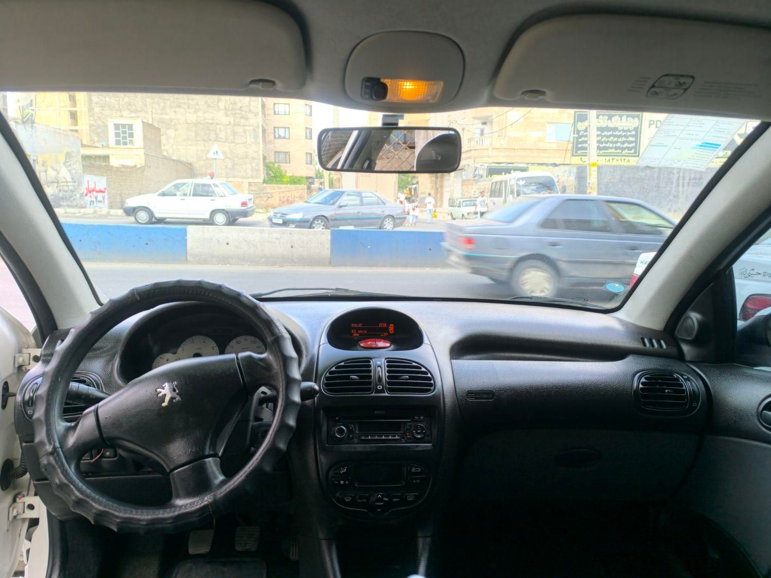پژو ۲۰۶ صندوق دار v8 - 1396