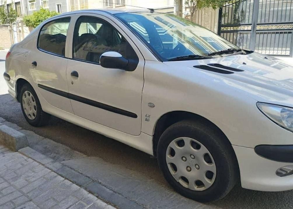 پژو ۲۰۶ صندوق دار v8 - 1393
