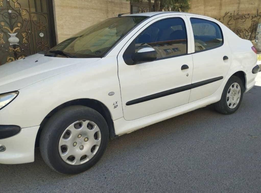 پژو ۲۰۶ صندوق دار v8 - 1393