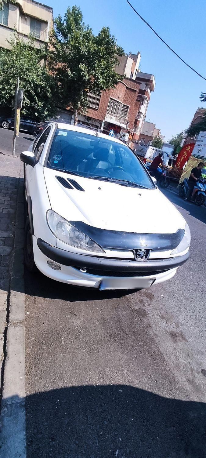 پژو ۲۰۶ صندوق دار v8 - 1392