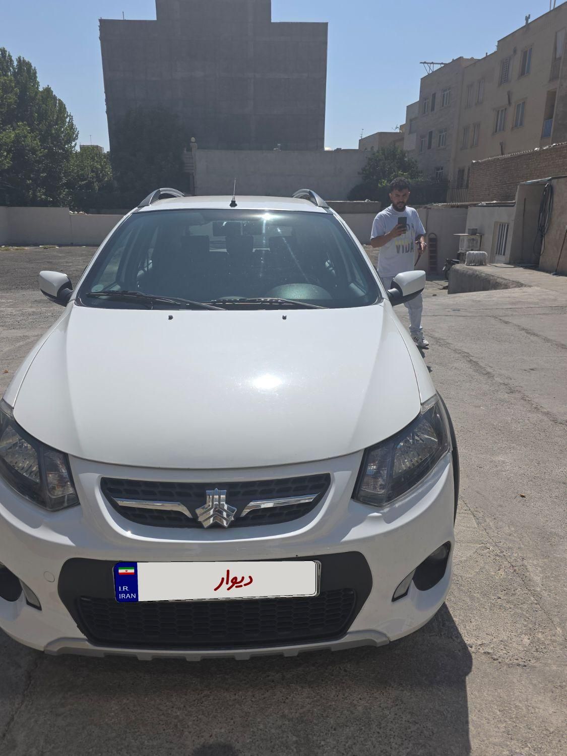 خودرو کوییک، معمولی آگهی ann_18730797