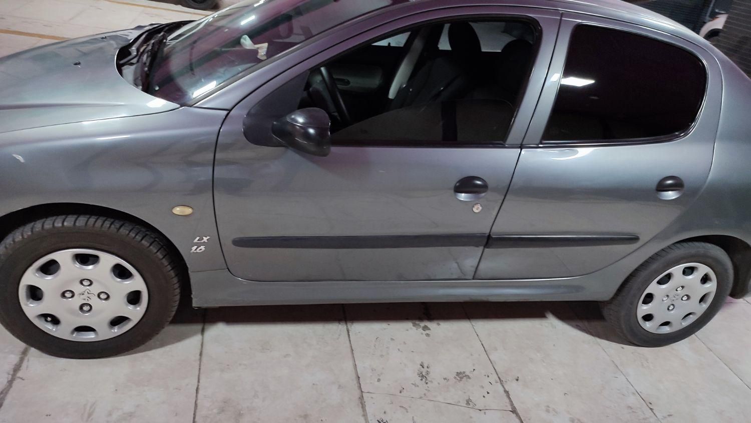 پژو ۲۰۶ صندوق دار v8 - 1393
