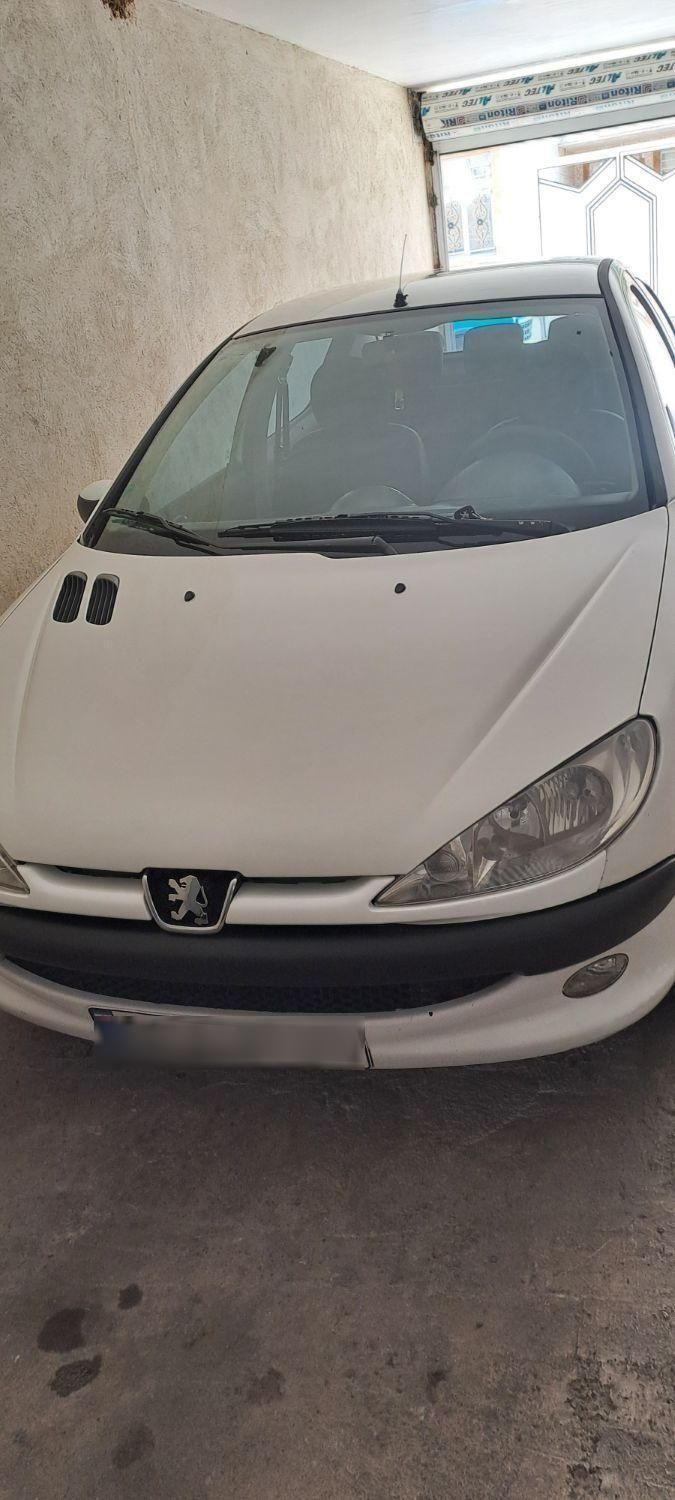 پژو ۲۰۶ صندوق دار v8 - 1393