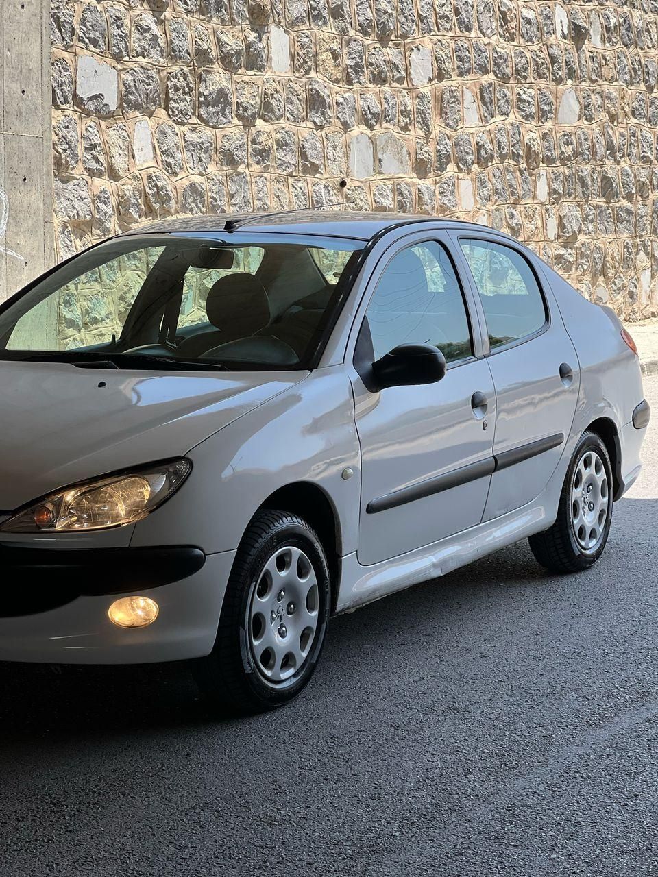 پژو ۲۰۶ صندوق دار v8 - 1393