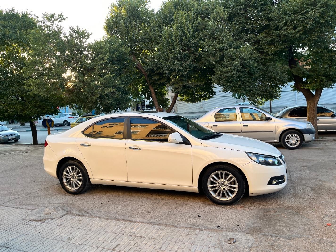 خودرو جک، J5 آگهی ann_18733379