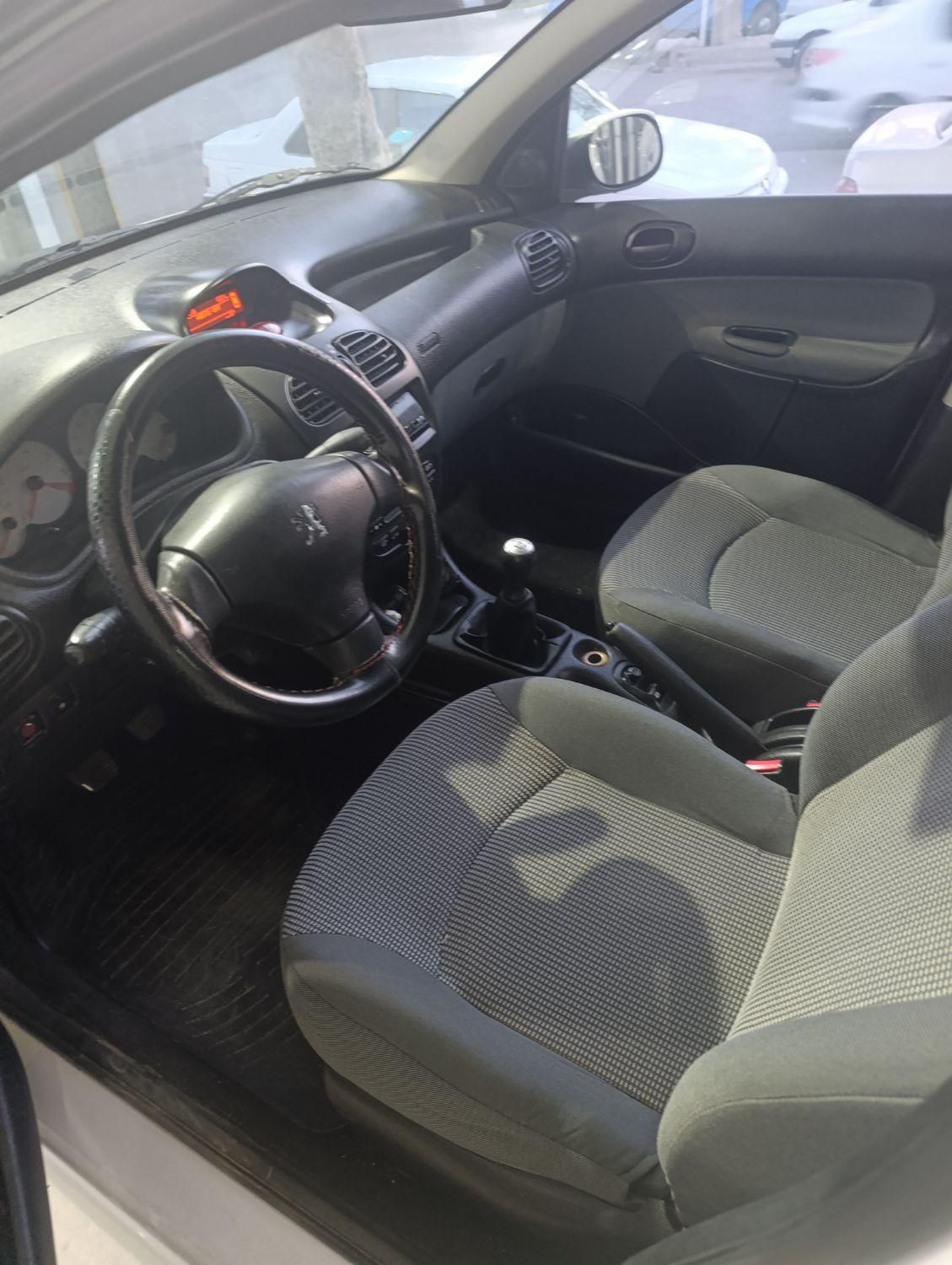 پژو ۲۰۶ صندوق دار v8 - 1395