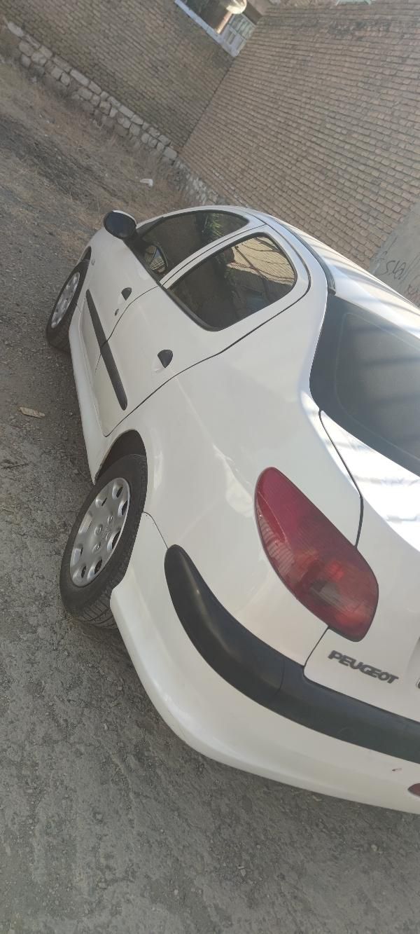 پژو ۲۰۶ صندوق دار v20 - 1388