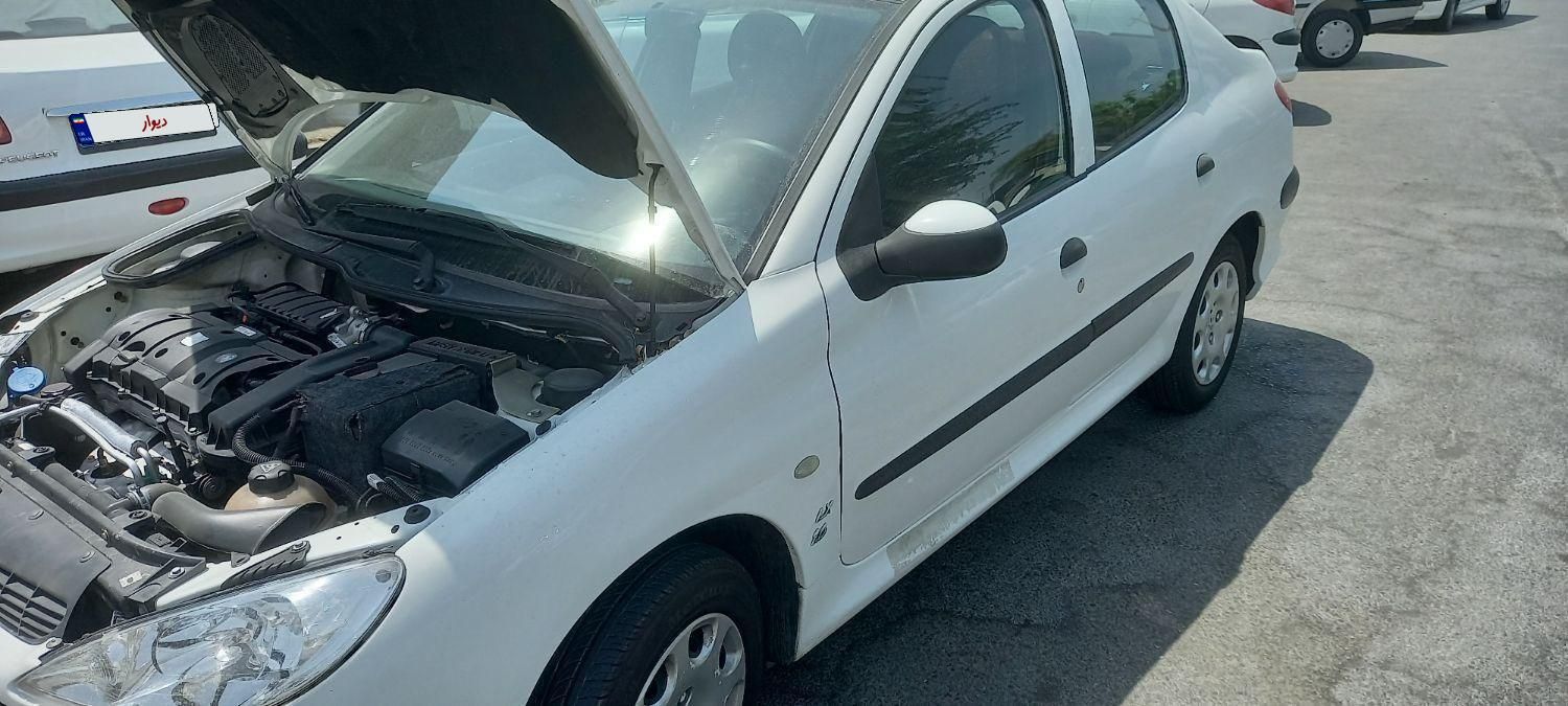 پژو ۲۰۶ صندوق دار v8 - 1398