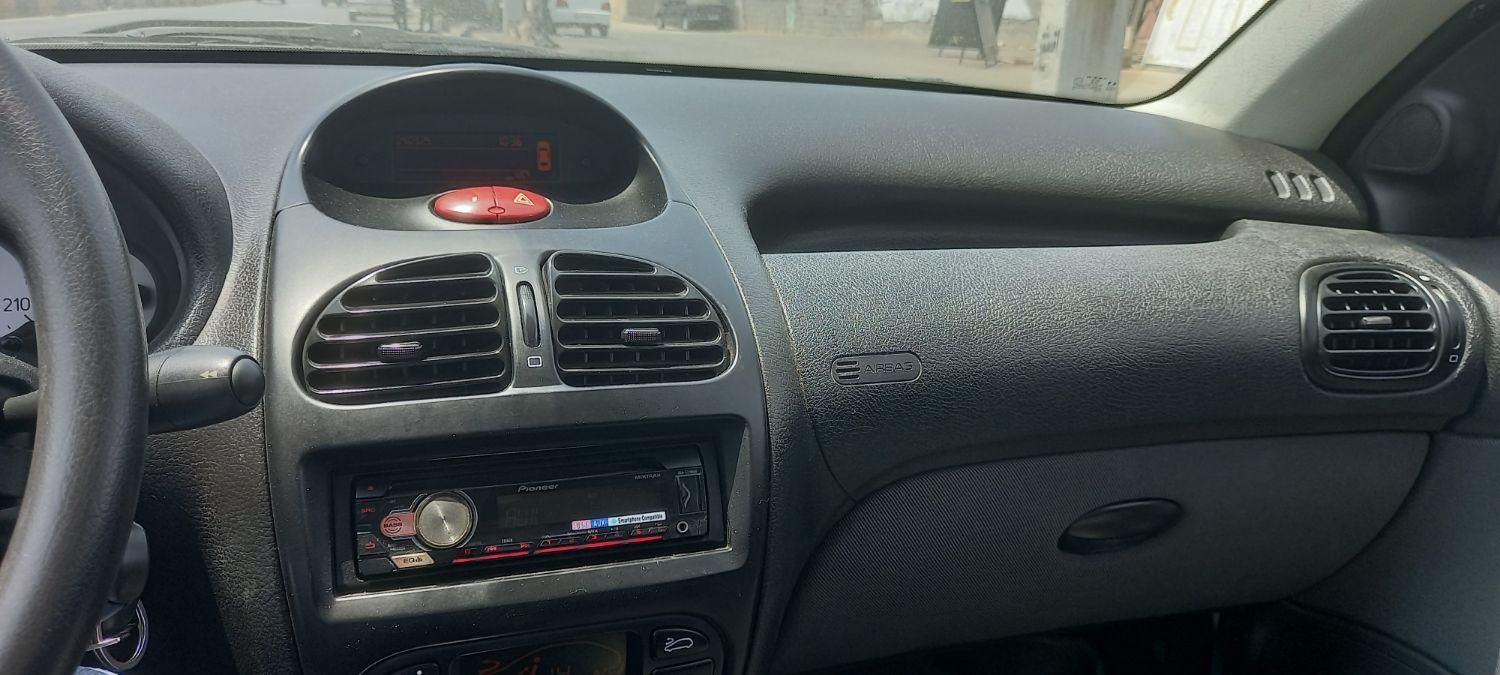 پژو ۲۰۶ صندوق دار v8 - 1398