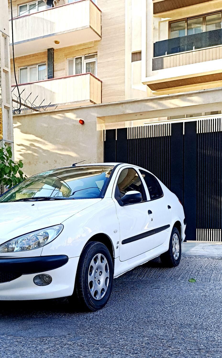 پژو ۲۰۶ صندوق دار v8 - 1393