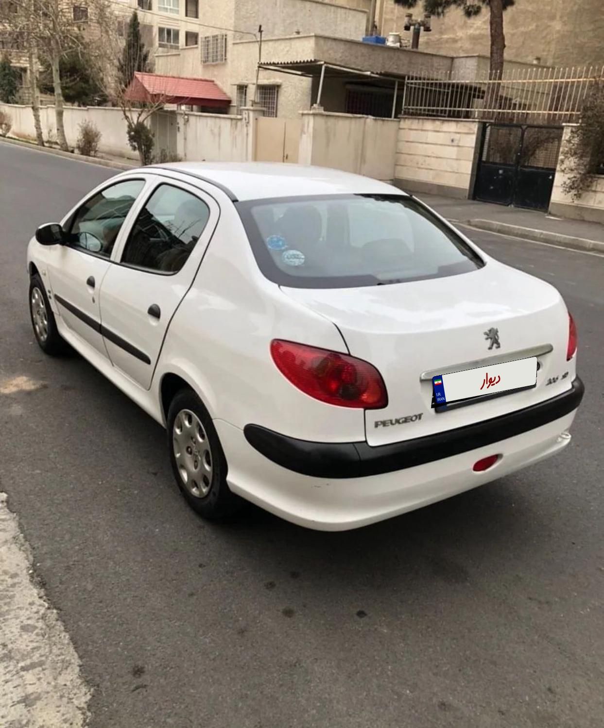پژو ۲۰۶ صندوق دار v8 - 1390
