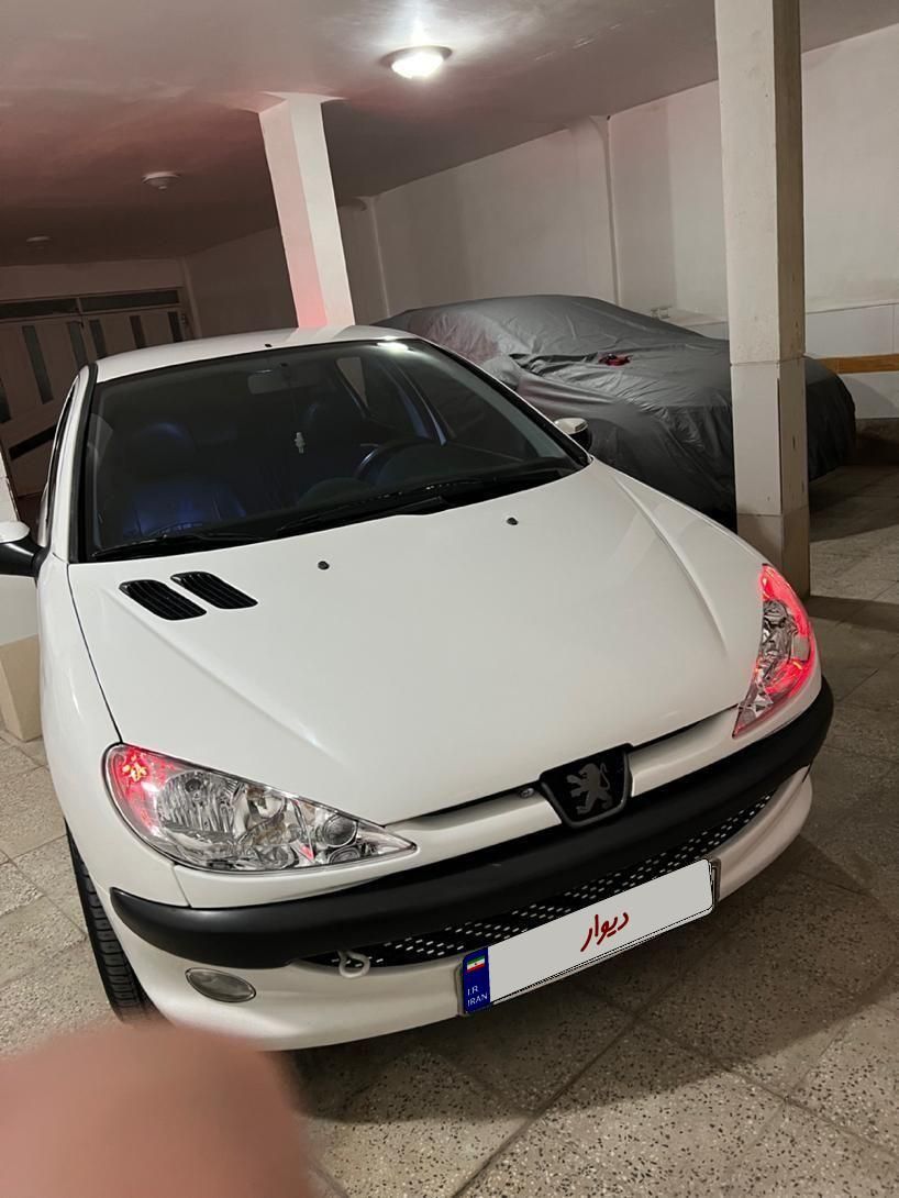 پژو ۲۰۶ صندوق دار v8 - 1393