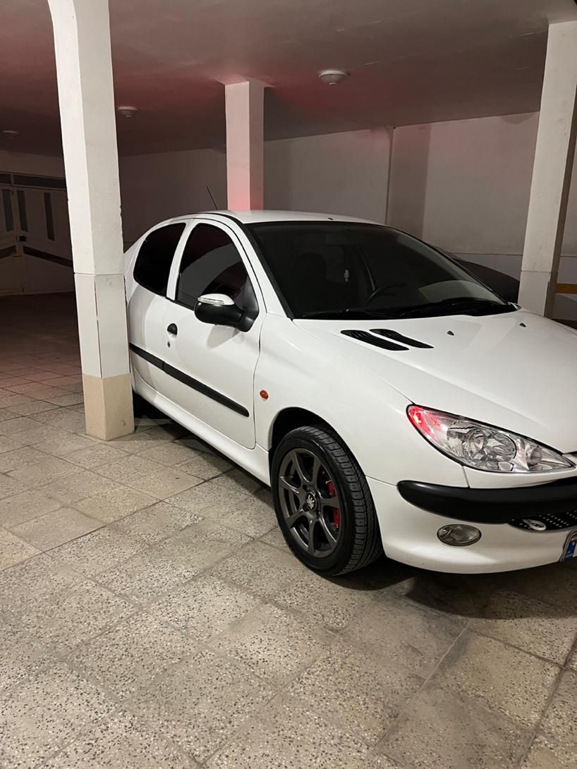 پژو ۲۰۶ صندوق دار v8 - 1393