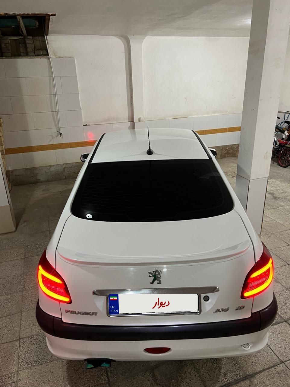پژو ۲۰۶ صندوق دار v8 - 1393