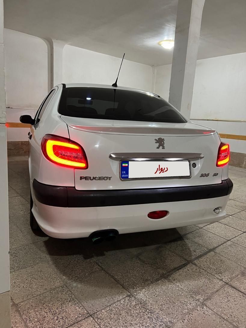 پژو ۲۰۶ صندوق دار v8 - 1393
