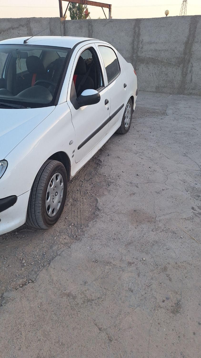 پژو ۲۰۶ صندوق دار v8 - 1393
