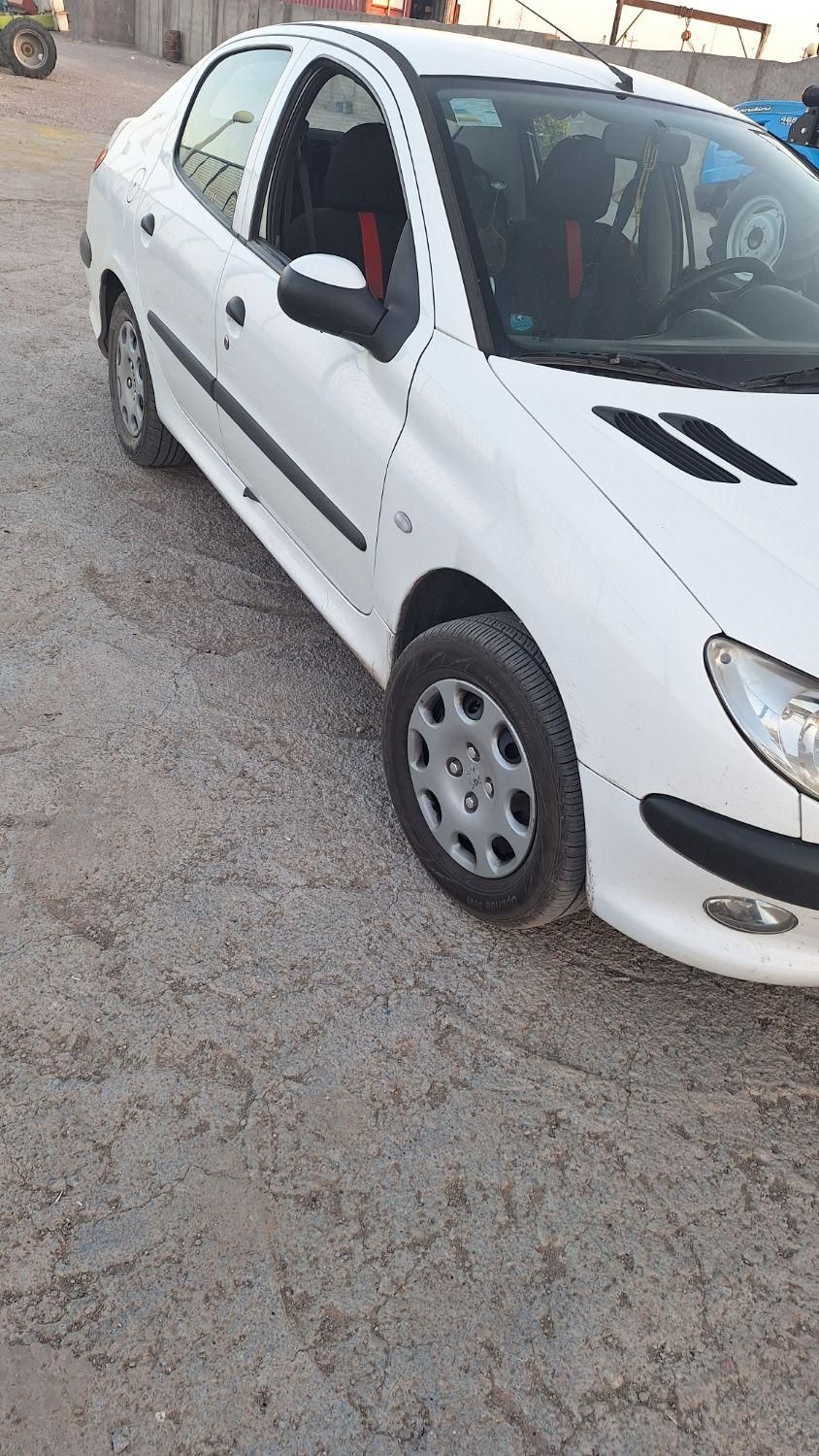 پژو ۲۰۶ صندوق دار v8 - 1393