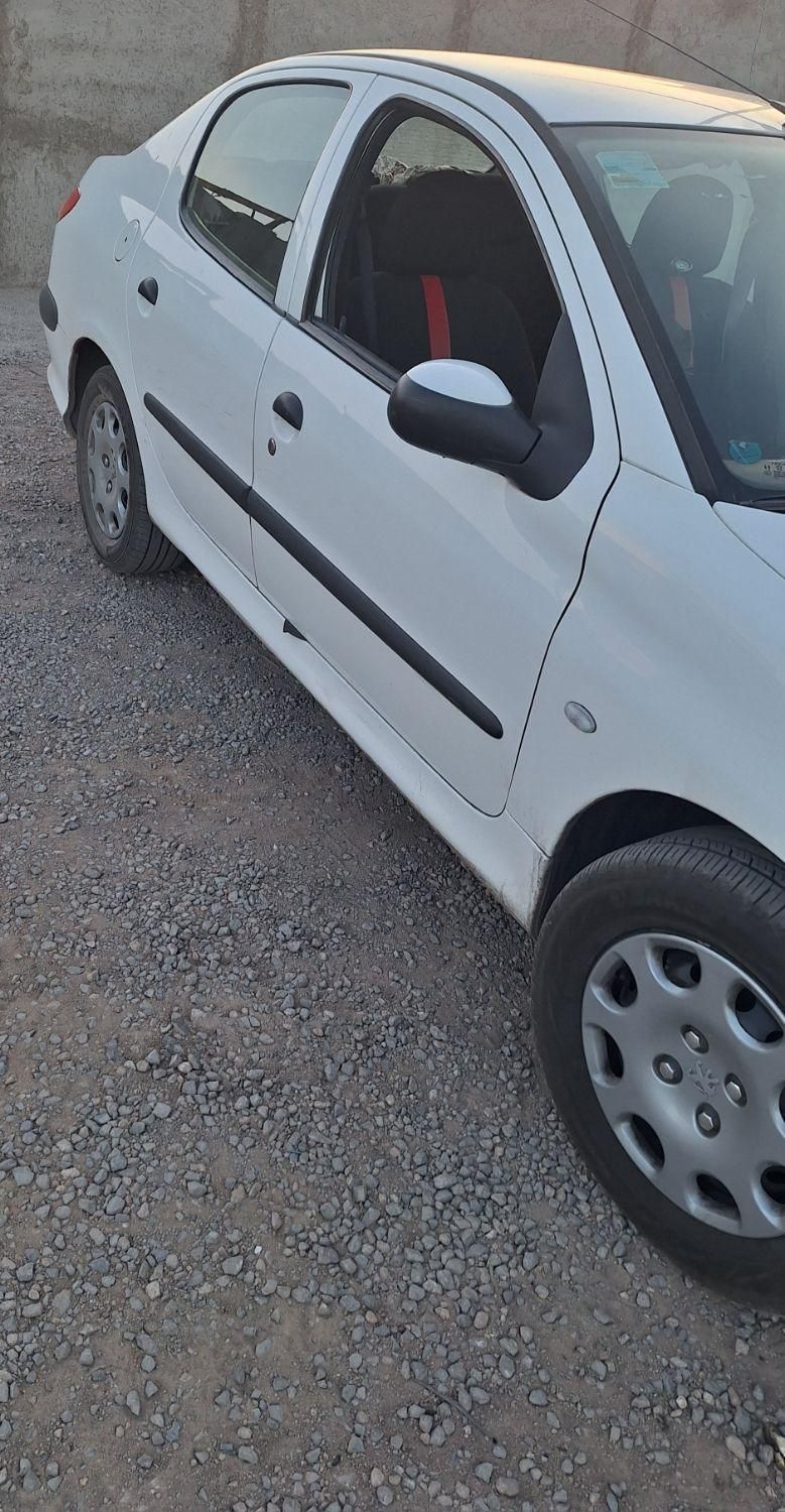 پژو ۲۰۶ صندوق دار v8 - 1393