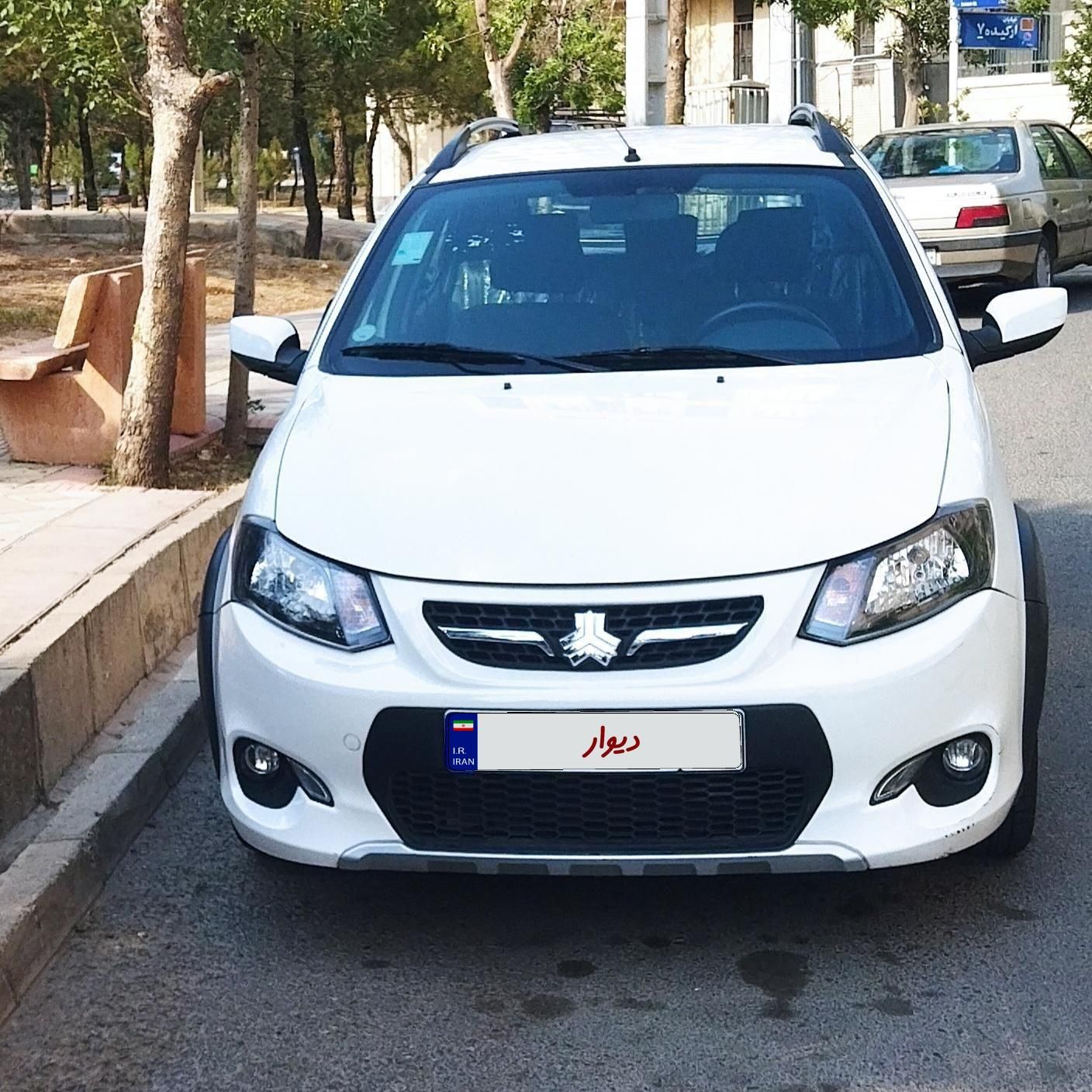 خودرو کوییک، معمولی آگهی ann_18737075