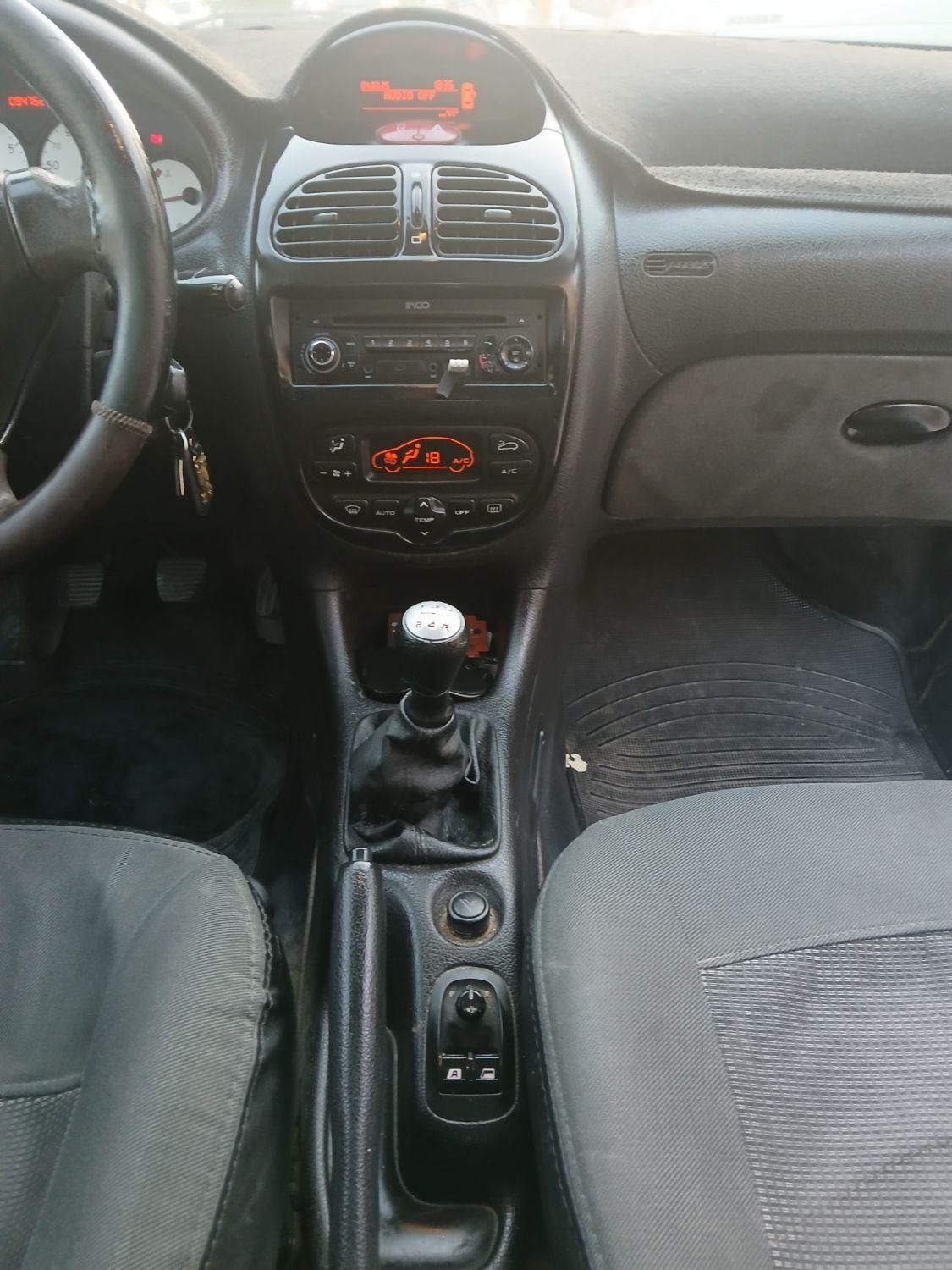 پژو ۲۰۶ صندوق دار v8 - 1394
