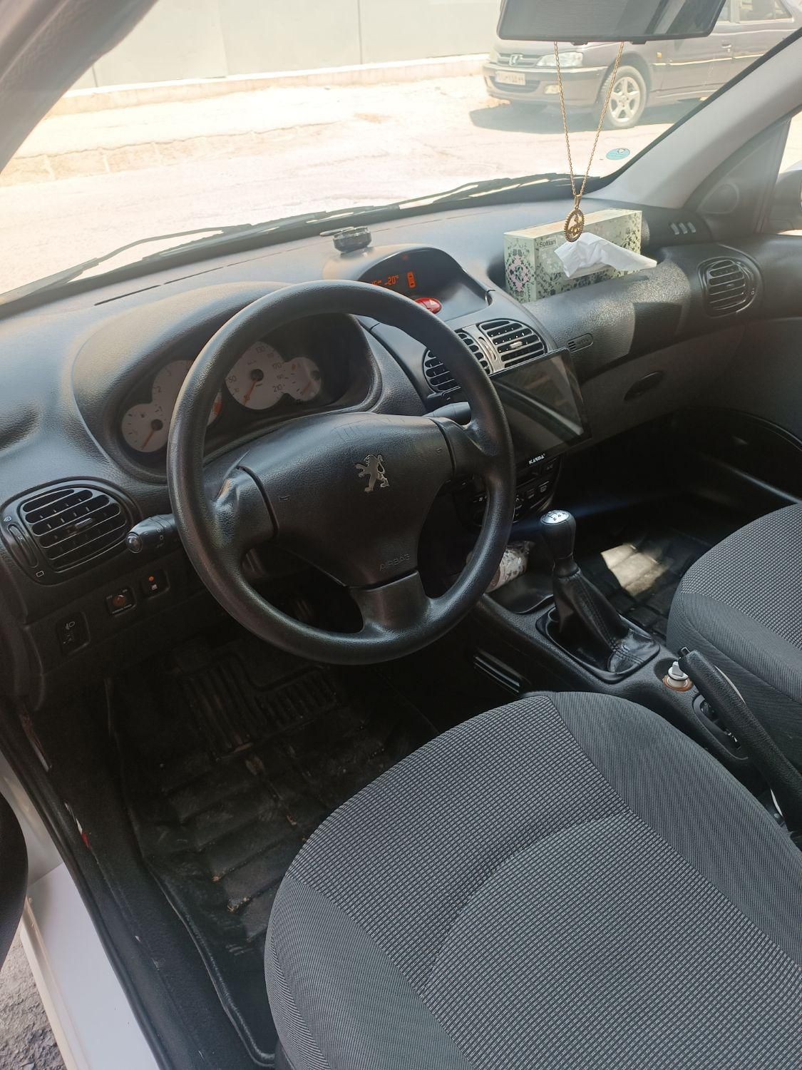 پژو ۲۰۶ صندوق دار v8 - 1394